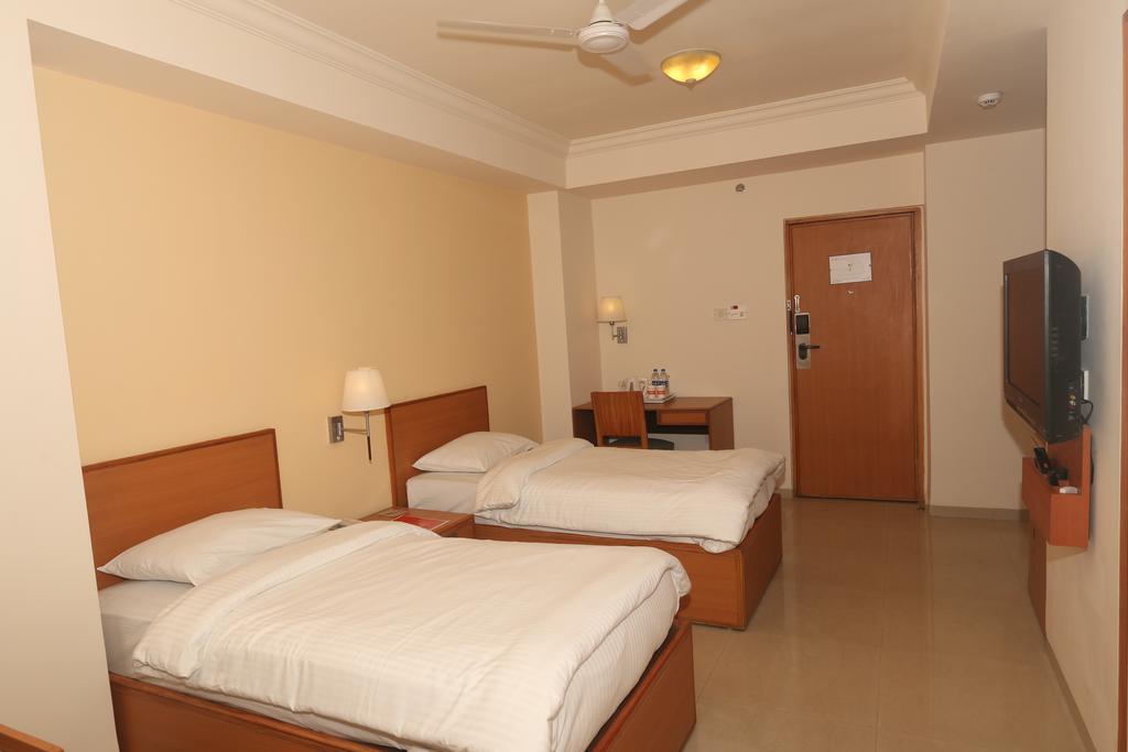 Thane Buitenkant foto